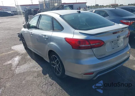 2016 Ford Focus Se z USA, uszkodzony, nr VIN 1FADP3F24GL314885
